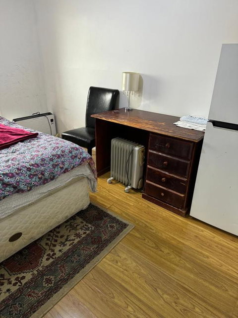 Springvale Couple Room With Shared Bathroom - ACT Tourism 2