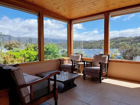 Stunning Water Front View House At Kettering - ACT Tourism 2