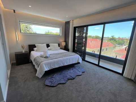 Stylish Serenity At Sunrise - ACT Tourism 0