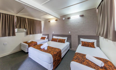 The Australian Hotel Murgon - ACT Tourism 1