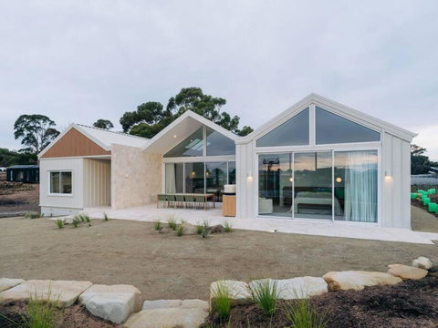 The Bay House - Luxury House In Opossum Bay With Fire Pit And Pizza Oven - ACT Tourism 1