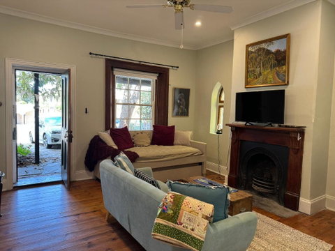 The Garden Cottage - ACT Tourism 0