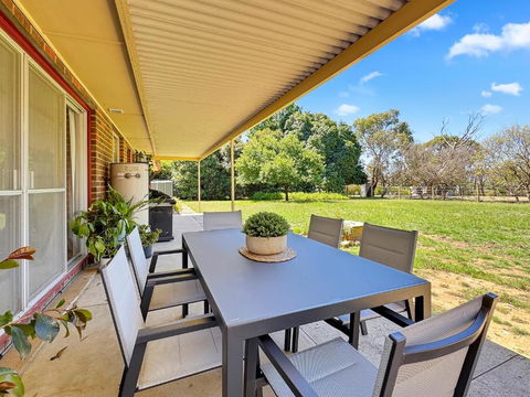 The Glenalvie - Sprawling Serenity In Adelaide Hills - ACT Tourism 1