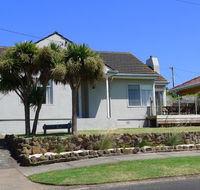 BEACHPOINT COTTAGE - ACT Tourism