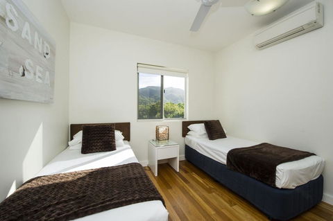 Beachside Apartment 14 - ACT Tourism 1