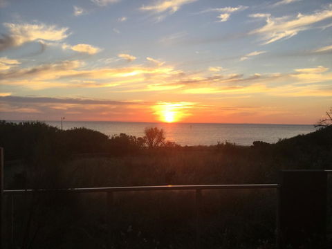 Beachside Apartments Bonbeach - ACT Tourism 0