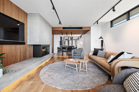Beachside Lane - On The Beach, Water Views - ACT Tourism 2