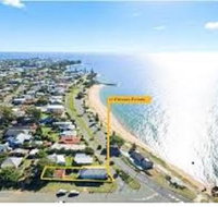 Beachside Queenslander - ACT Tourism