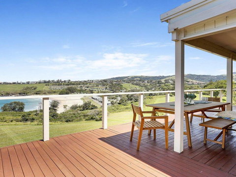 Beachview - Walking Track Straight Down To The Beach - ACT Tourism 0