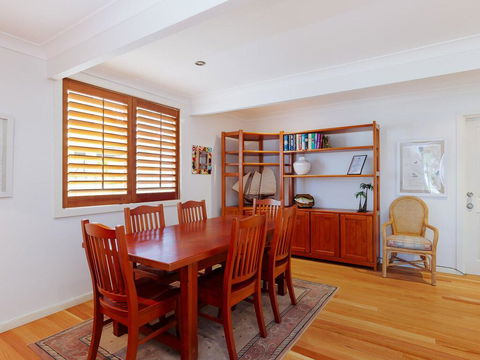 Beauty And The Beach', 88 Foreshore Drive - Large Home With WIFI & Water Views - ACT Tourism 1