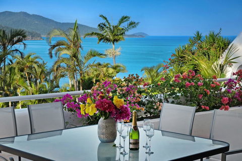 Bella Azure Two Bedroom Two Bathroom Spacious Ocean-view Apartment With Golf Buggy - ACT Tourism 0