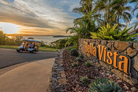 Bella Azure Two Bedroom Two Bathroom Spacious Ocean-view Apartment With Golf Buggy - ACT Tourism 3