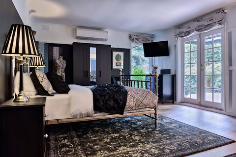 Belle Le Vie - ACT Tourism 0