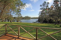 Berrara Lagoon Front Chalet