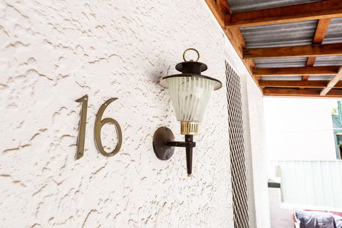 Best Central House - SLEEPS 11 !! - ACT Tourism 1