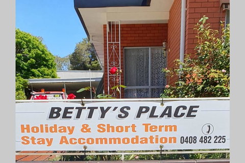 Betty's Place - ACT Tourism 0