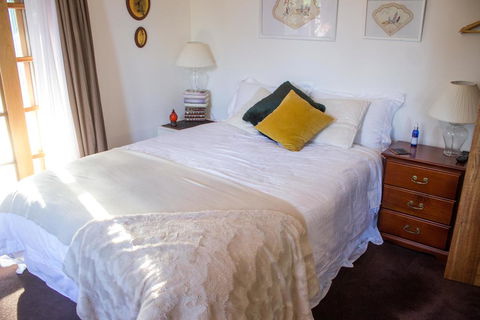 Billabong Cottage - ACT Tourism 1