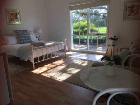 Birchwood Cottage - ACT Tourism 2