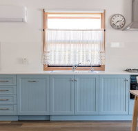 Bird In Hand Cottage Port Noarlunga - ACT Tourism