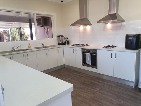 Black Sheep Motel Goulburn - ACT Tourism 1