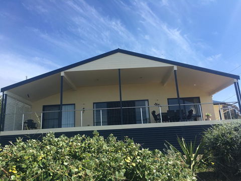 Blakeney Holiday House - ACT Tourism 2