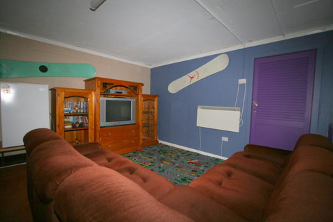 Blizzard Bunny Lodge - ACT Tourism 3