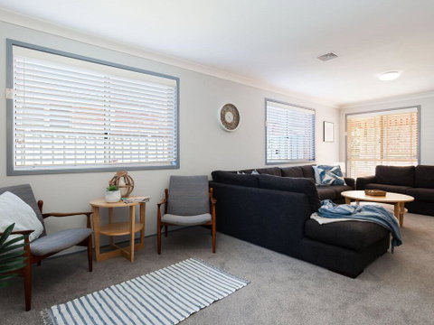 Blue Bay, 83a Rocky Point Road - Foxtel & Air Conditioning Downstairs - ACT Tourism 1