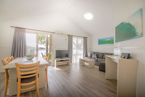 Blue Dolphin Holiday Resort - ACT Tourism 2