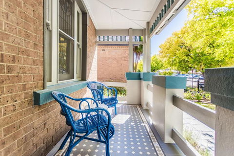 Blue Door Apartments Heritage Charm In CBD - ACT Tourism 1