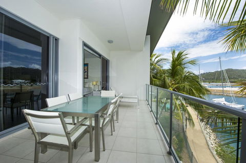 Blue On Blue Apartment 332 - ACT Tourism 0