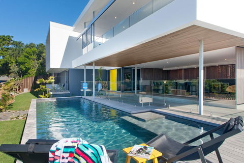 Bluey's Beach House - 5 Bedroom - ACT Tourism 0