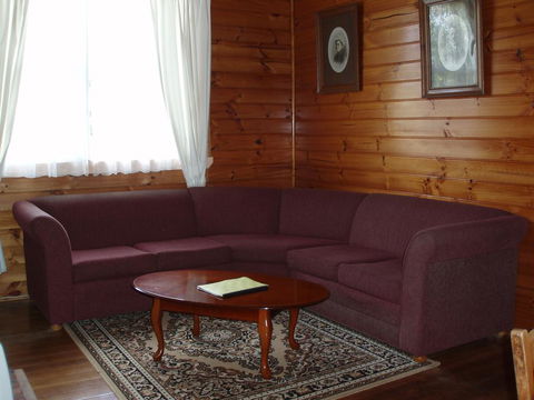 Boat Harbour Garden Cottages - ACT Tourism 3