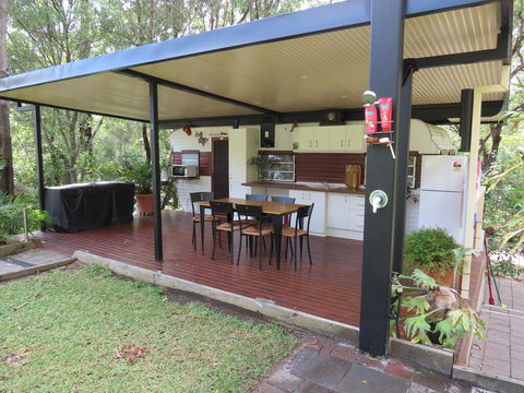BoBRENE On Tamborine Nude Retreat - Cosy Chalet - ACT Tourism 3