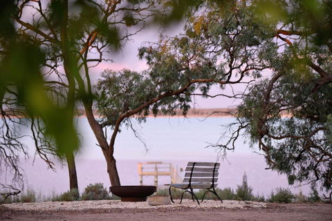 The Jetty Hut - Lake Frontage Barmera Riverland - ACT Tourism 0