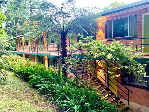 WARBURTON MOTEL - Where Mid-century Style Meets The Mountains - ACT Tourism 3