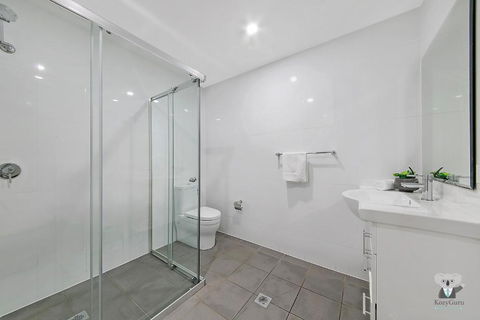 WARRICK FRAM 3 BEDS APT FREE PARKING WALK TO WESTFIELD CLOSE TO HOSPITAL NWF003 - ACT Tourism 3