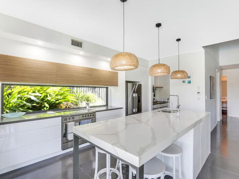 WATERFRONT HOME BORDERING MOOLOOLABA - ACT Tourism 3