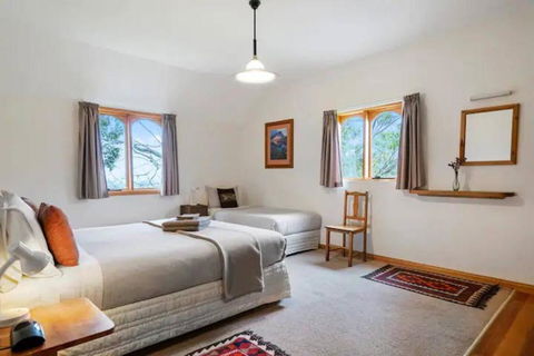 Wine Loft - Cosy Country Retreat With Ocean Views - ACT Tourism 2