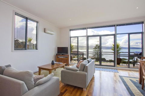 Apartment 35 Pacific Apartments - ACT Tourism 1