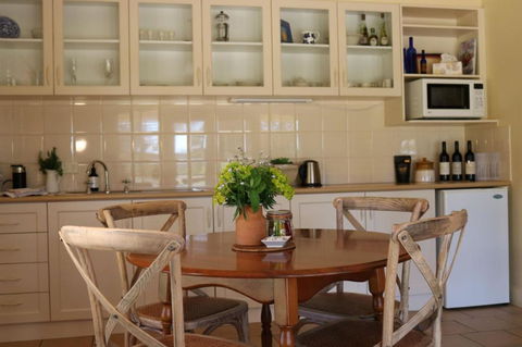 Byronsvale Vineyard And Accommodation - ACT Tourism 2