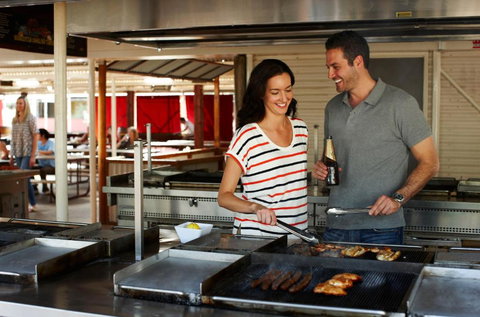 Outback Hotel - ACT Tourism 3