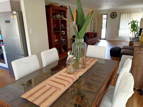 Tingalpa Townhouse Treat - ACT Tourism 3