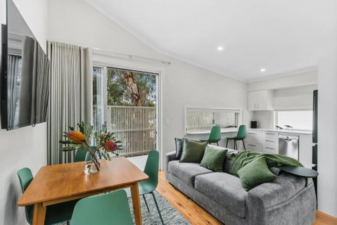WILL56 - Gumtree Studio - ACT Tourism 1