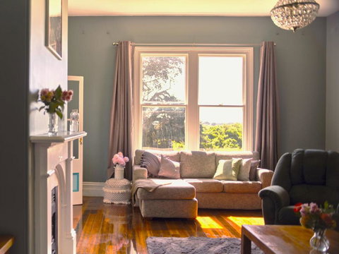 Yambaco0na House - ACT Tourism 3