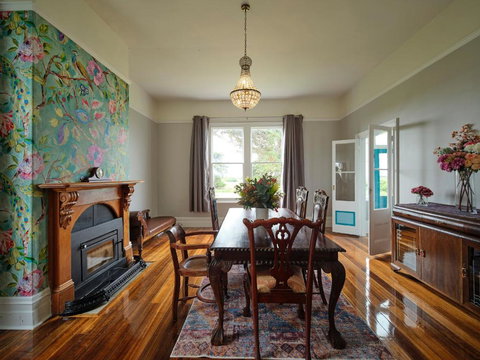 Yambaco0na House - ACT Tourism 1