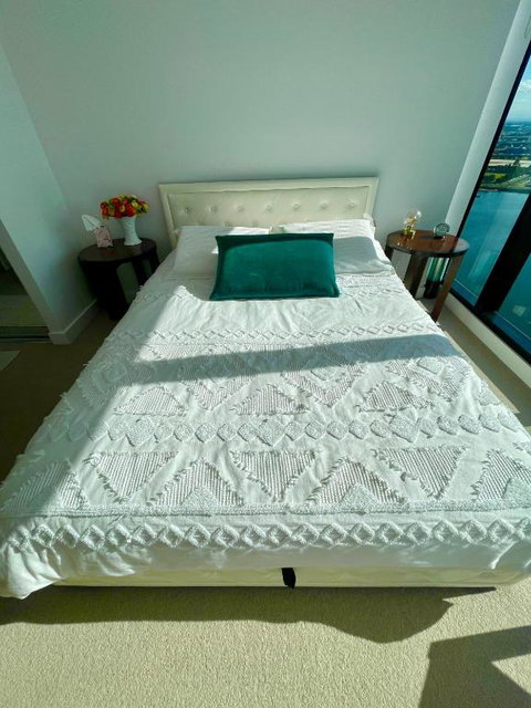 Yarra Accommodation With A New Modern Private Whole One Bedroom Apartment - ACT Tourism 1