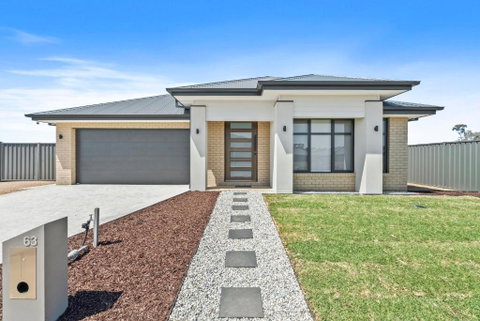 Yarrawonga Getaway - ACT Tourism 0