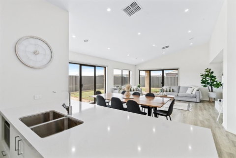 Yarrawonga Getaway - ACT Tourism 2
