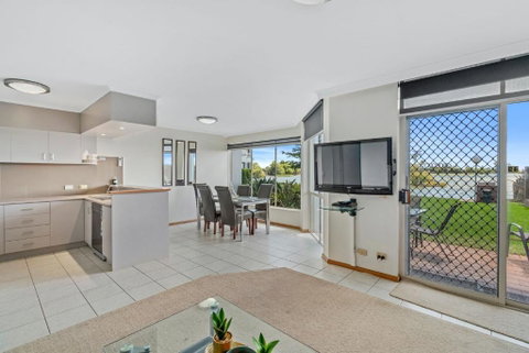 Yarrawonga Lakeside Apartment 49 - ACT Tourism 2