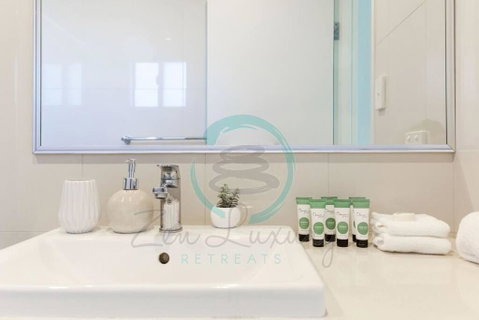 ZEN At ARRAY: 2BR Retreat In CBD - ACT Tourism 3